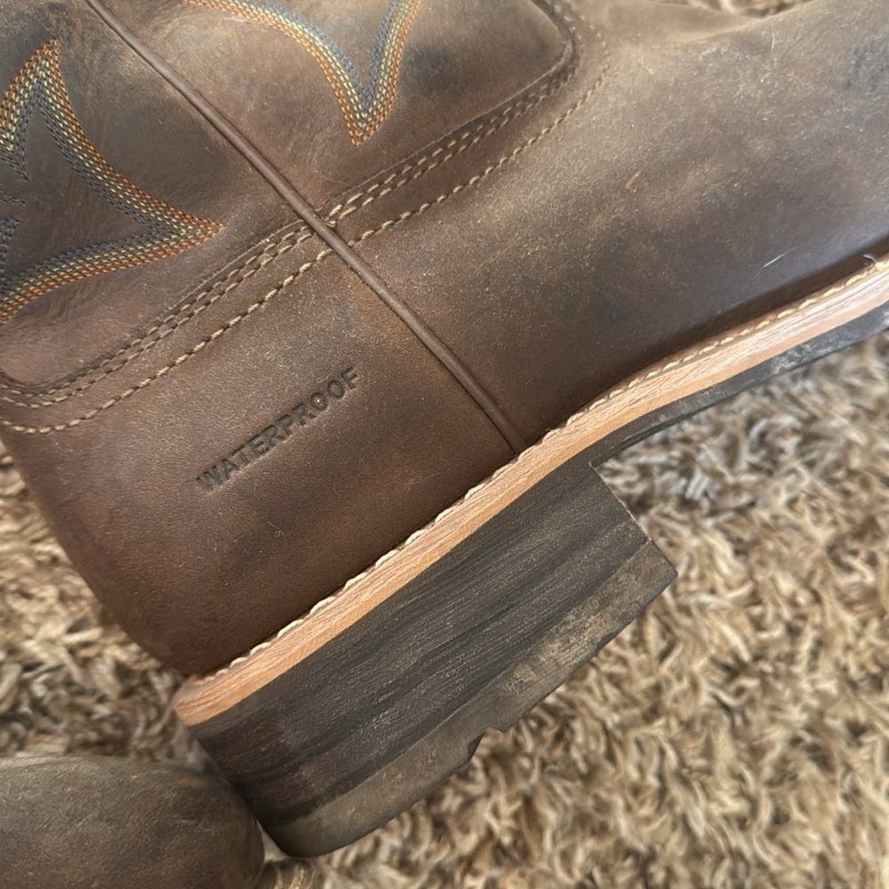 Ariat Brown Western Cowboy Boots with Embroidered Shaft - Picture 8 of 8